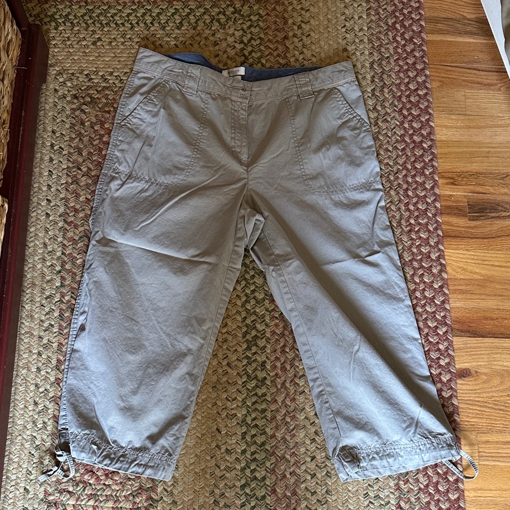 Van Heusen Blue and Gray Capris